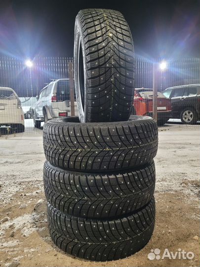 Armstrong Ski-Trac S 225/60 R17 103T