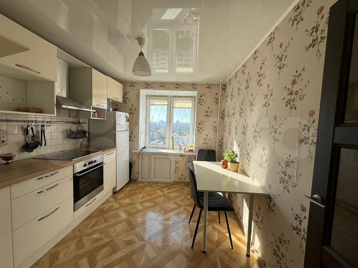 4-к. квартира, 81 м², 16/16 эт.