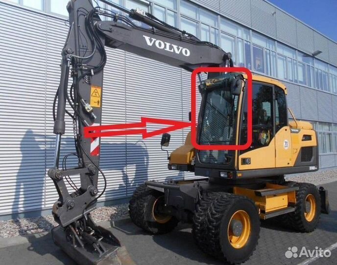 Стекло лобовое(верхнее) JCB JC 160