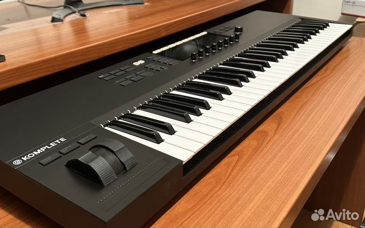 Native Instruments Komplete Kontrol S61 MK2