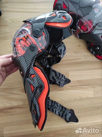 Наколенники шарнирные Scoyco