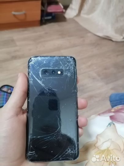 Samsung Galaxy S10e, 6/128 ГБ