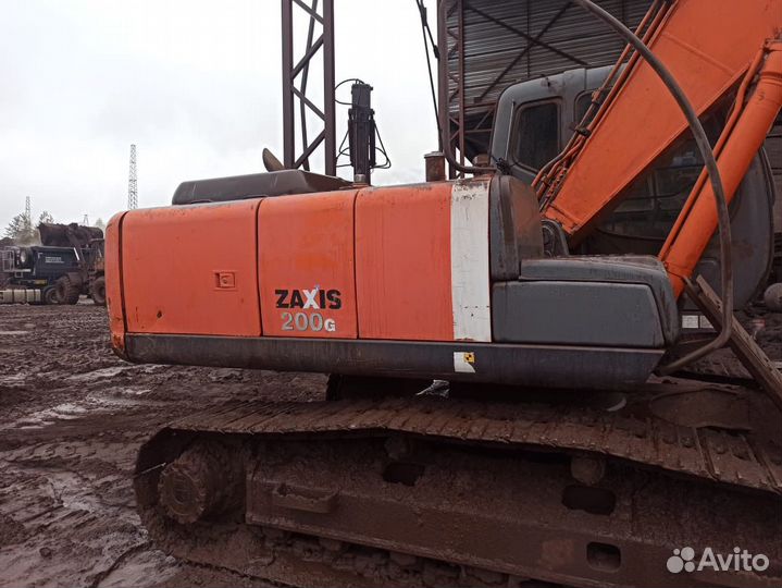 Гусеничный экскаватор Hitachi ZX200-3G, 2011