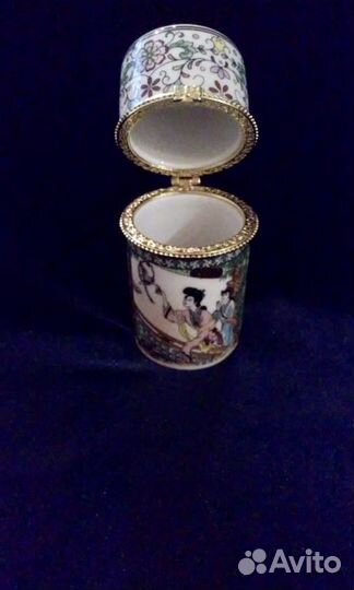 Фарфоровая шкатулка. Винтаж