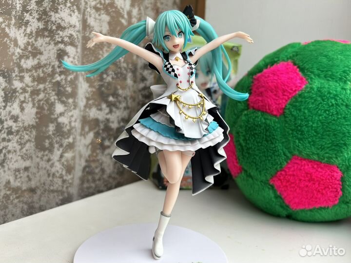 Аниме фигурка оригинал Хатсуне Мику colorful
