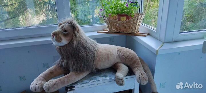 Большая мягкая игрушка лев