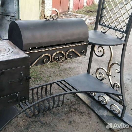 Мангал с крышей