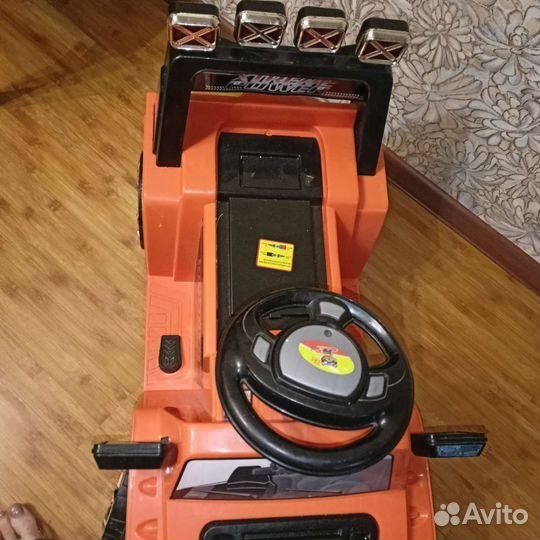 Машинка детская на аккумуляторе