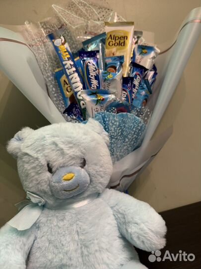 Шоколадные цветы в коробке