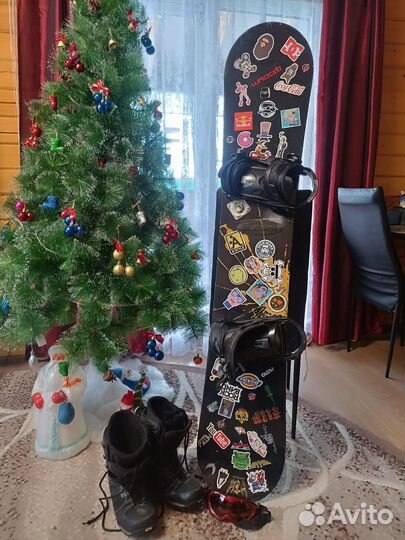 Продам сноуборд с ботинками