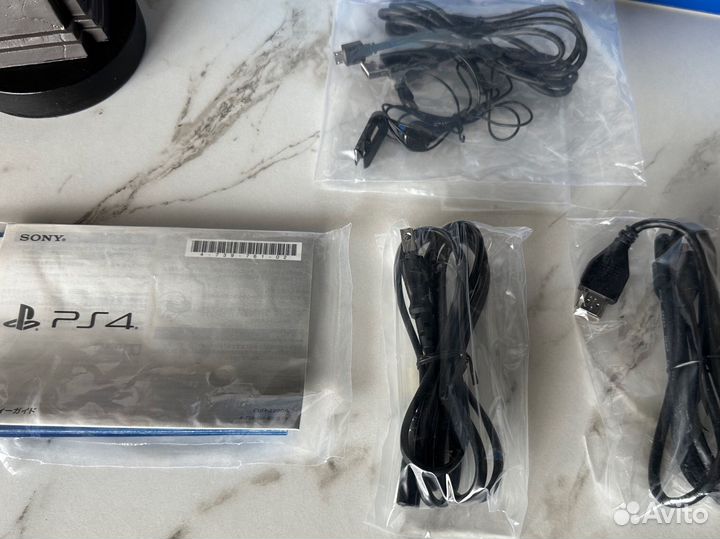 Sony PS4 Slim 500GB 1год гарантии состояние новой