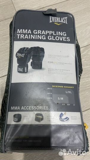 Боксерские перчатки everlast S/M