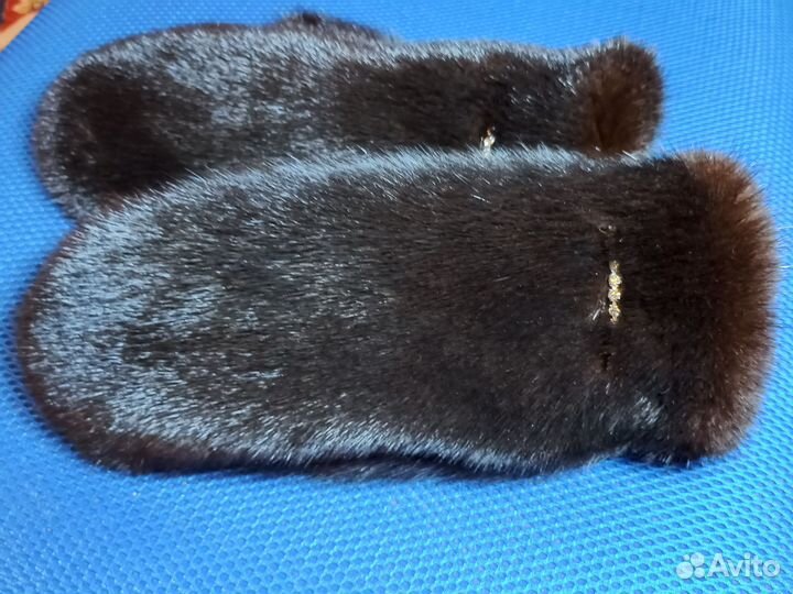 Варежки женские из норки