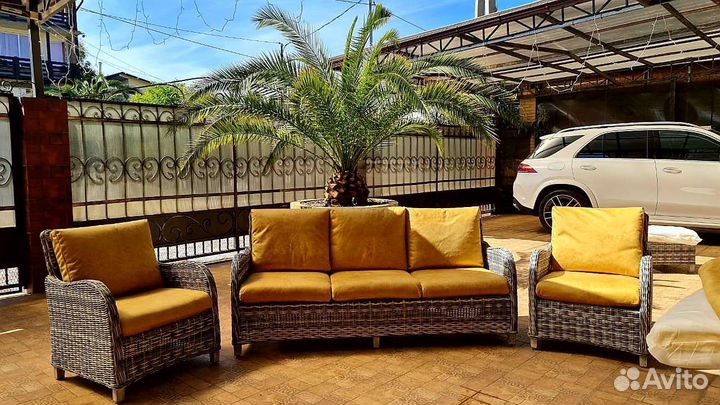 Перетяжка и ремонт мягкой мебели.Кожей,экокожей,те