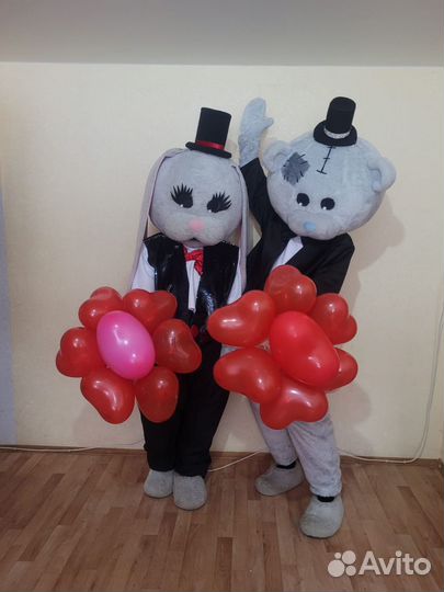 Ростовые мишки зайки с подарочком )