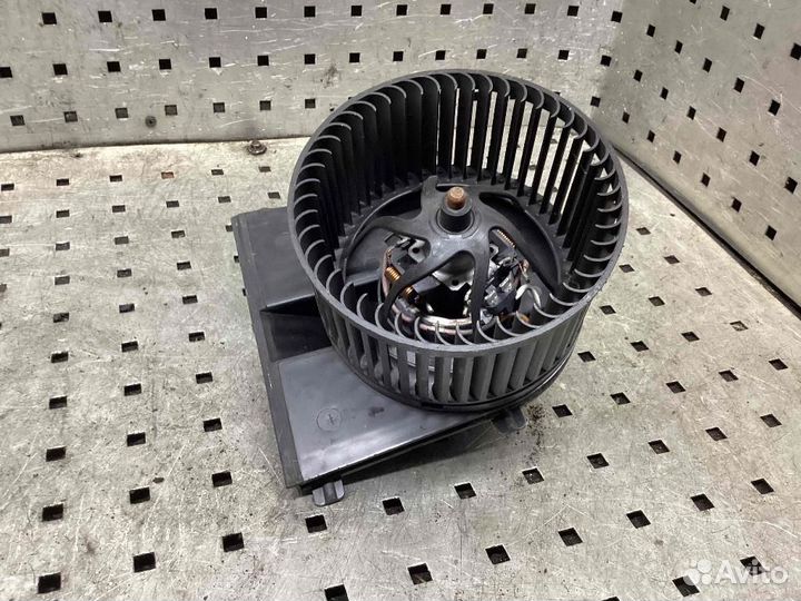 Моторчик печки Skoda Octavia