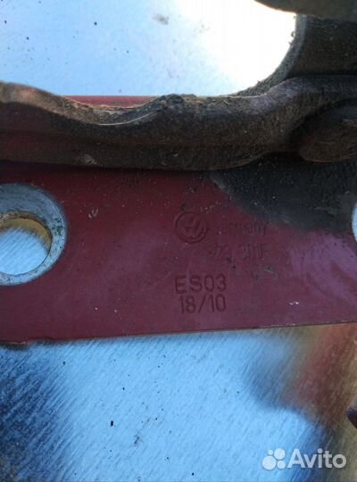 Петли капота Volkswagen Caddy 2004-2015