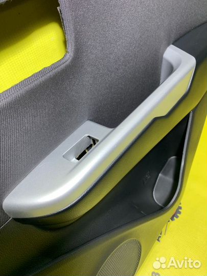 Обшивка двери задняя правая Kia Rio 3 QB G4FC 2015