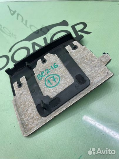 Накладка двери багажника Volkswagen Touareg 7L