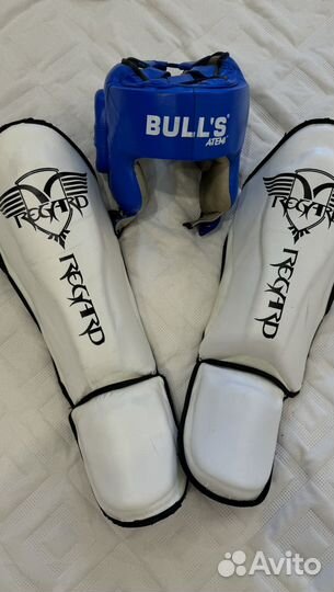 Шлем Bull's Atemi и щитки Regard