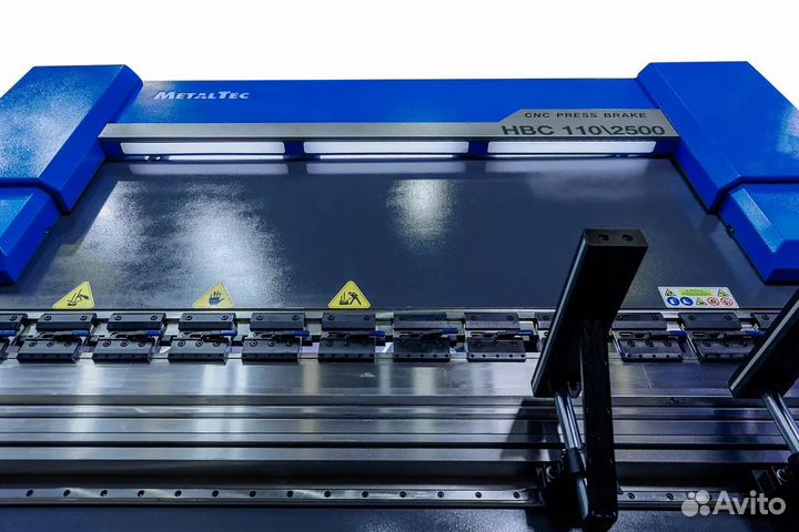 Гидравлический листогибочный пресс hbс 110/2500