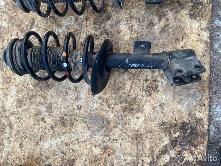 Передняя правая стойка Citroen C4 B7 В сборе