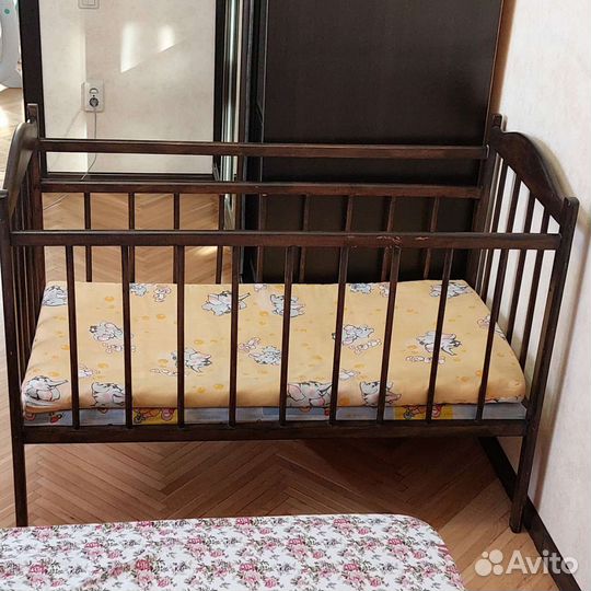 Детская кроватка