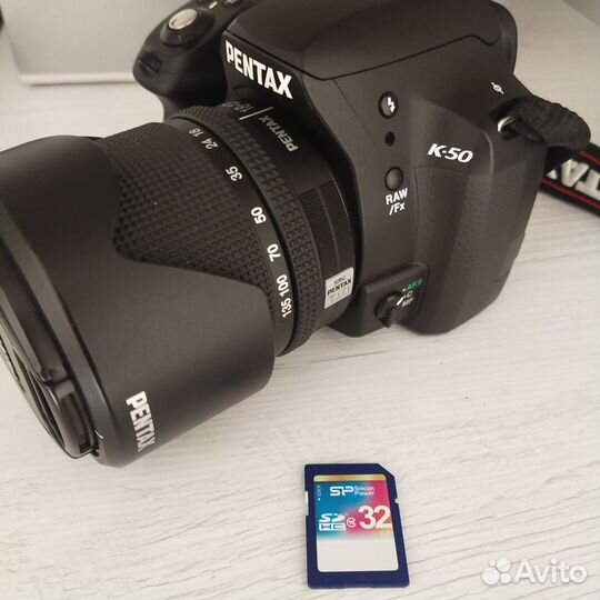 Зеркальный фотоаппарат Pentax K-50