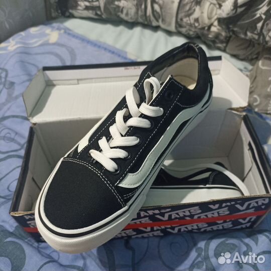 Кроссовки vans