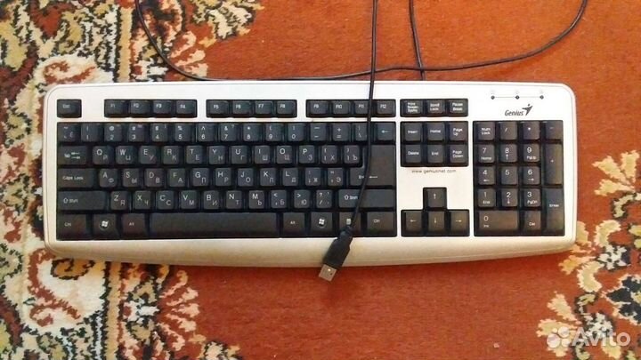Клавиатура проводная genius,б/у