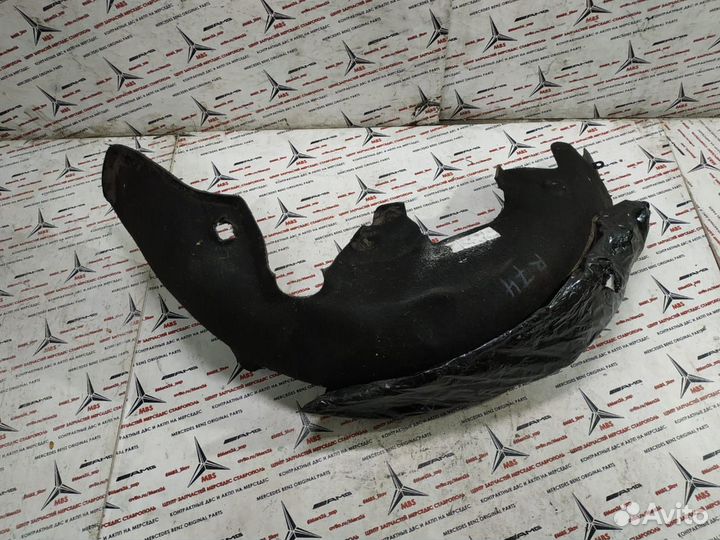 Подкрылок задний W204 Mercedes