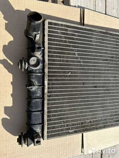 Радиатор охлаждения Hyundai Accent