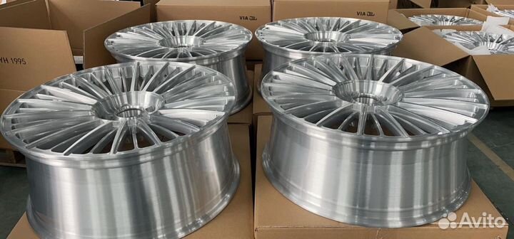 Кованые диски GT Forged R22 на Rolls-Royce Wraith