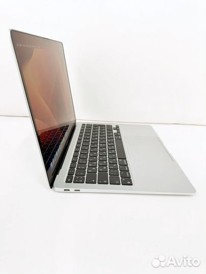 Apple macbook air 13 2020 m1 8/256Gb Silver