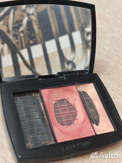 Футляры для пудры (пудреницы)