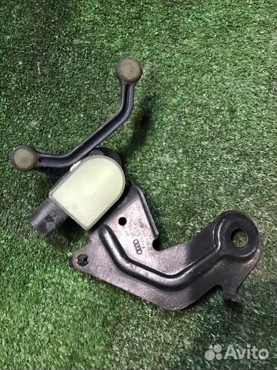 Датчик положения кузова Volkswagen Golf 6 517 caxa