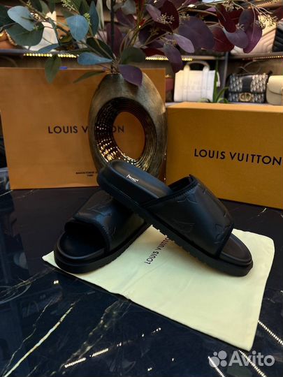 Тапки Louis Vuitton