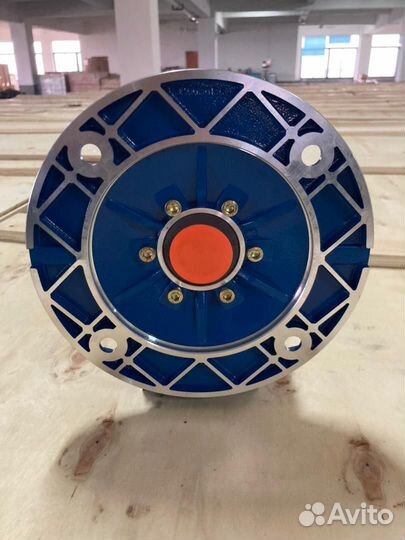 Червячный редуктор nmrv-040