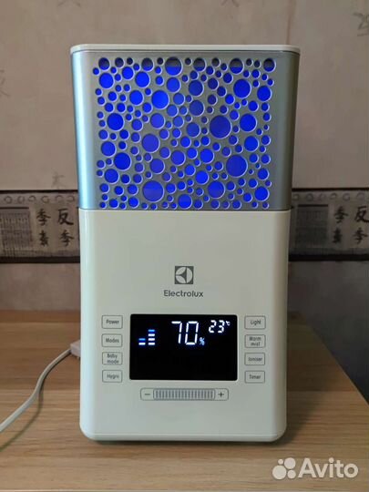 Увлажнитель воздуха Electrolux EHU-3715D