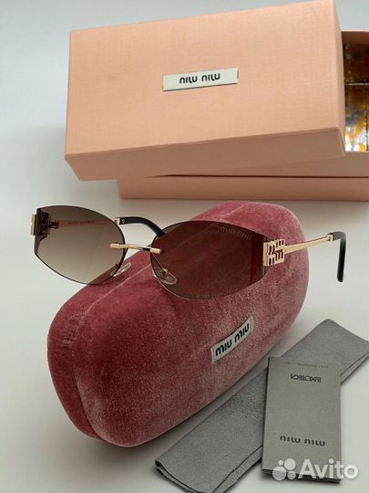 Солнцезащитные очки miu miu