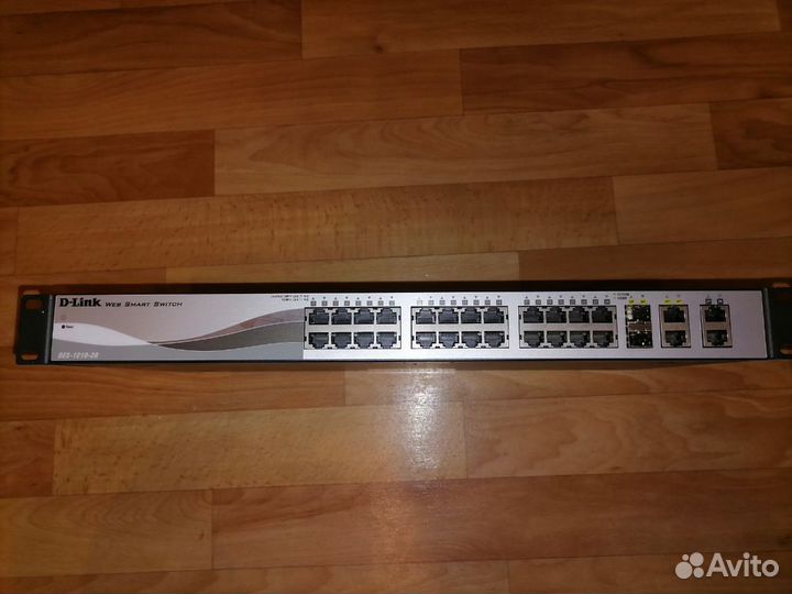 Коммутатор D-Link DES-1210-28