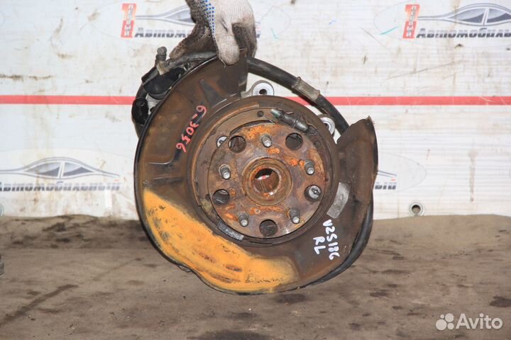 Ступица зад лево c Toyota Crown GRS182 3GR-FSE
