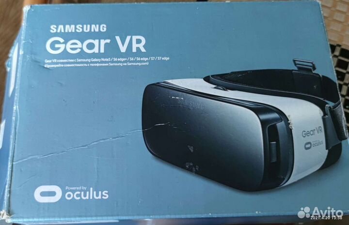 Очки виртуальной реальности Samsung Gear VR Consum