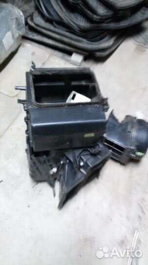 Ниссан микра К 11 корпус отопителя