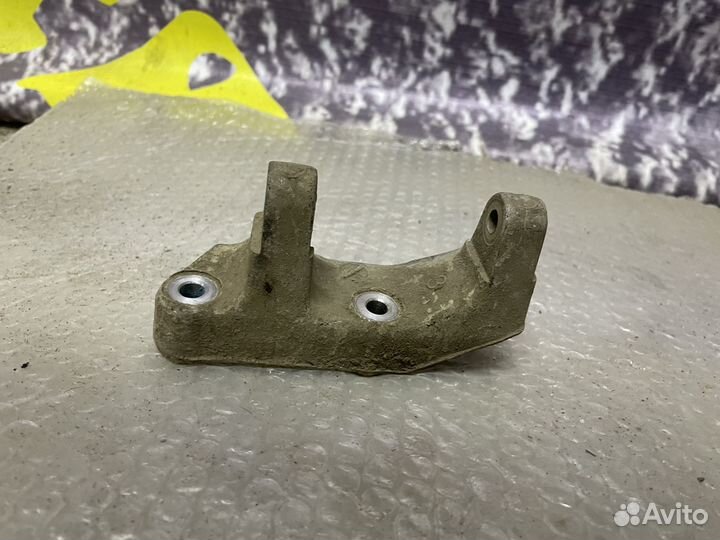 Кронштейн генератора Chevrolet Spark Спарк 2005-10