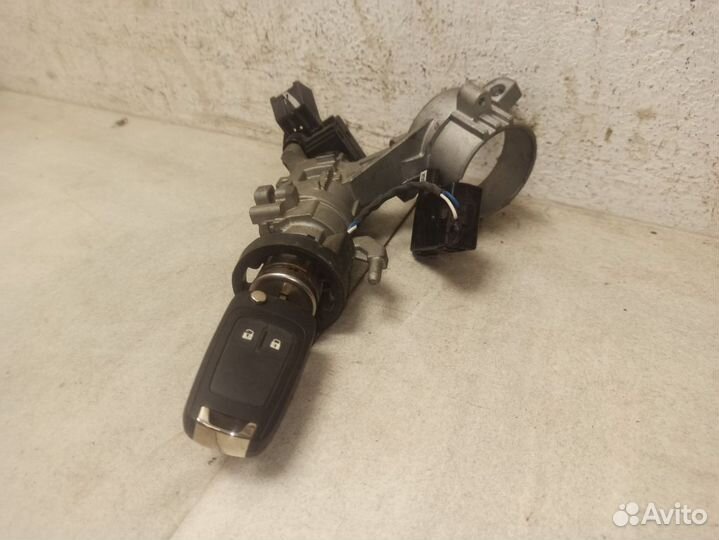 Замок зажигания Шевроле