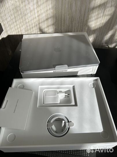 Apple Mac Book Air 2020 M1 8/256 новый рст