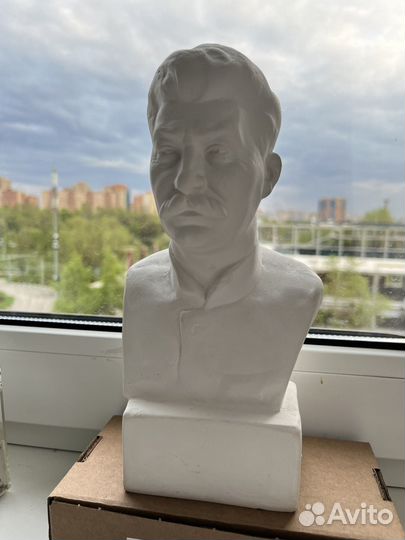 Бюст сталина