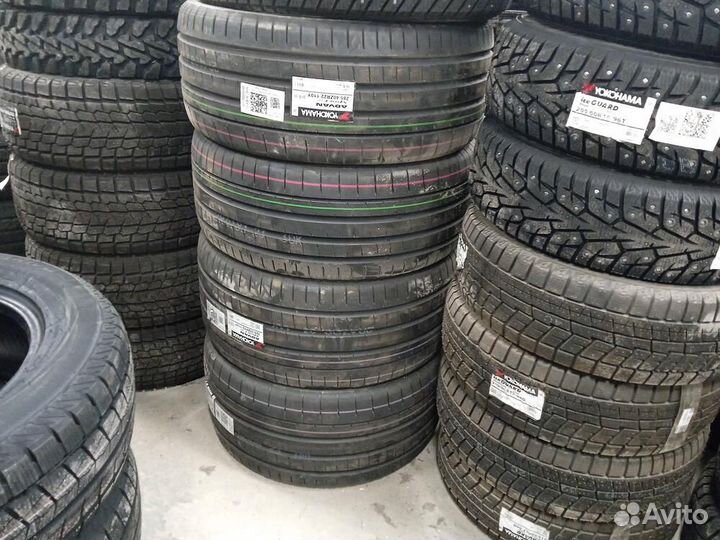 Yokohama Advan Sport V107 285/40 R22 и 325/35 R22