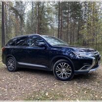 Mitsubishi Outlander 2.4 CVT, 2018, 51 000 км, с пробегом, цена 2 650 000 руб.